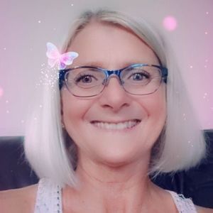 Meet your Posher, Linette